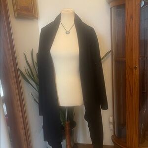VENUS Black Women's Cardigan Sweater